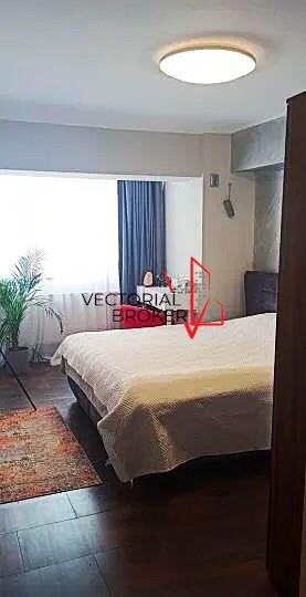 Pasaj Bucur Obor, 4 camere decomandat, renovat, an 1979.